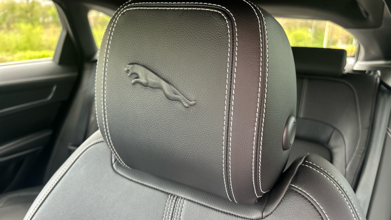 Jaguar F-Pace 2.0 D200 R-Dynamic SE 5dr Auto AWD Diesel Estate